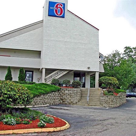 Days Inn By Wyndham Cincinnati I-71 Silverton Exterior photo